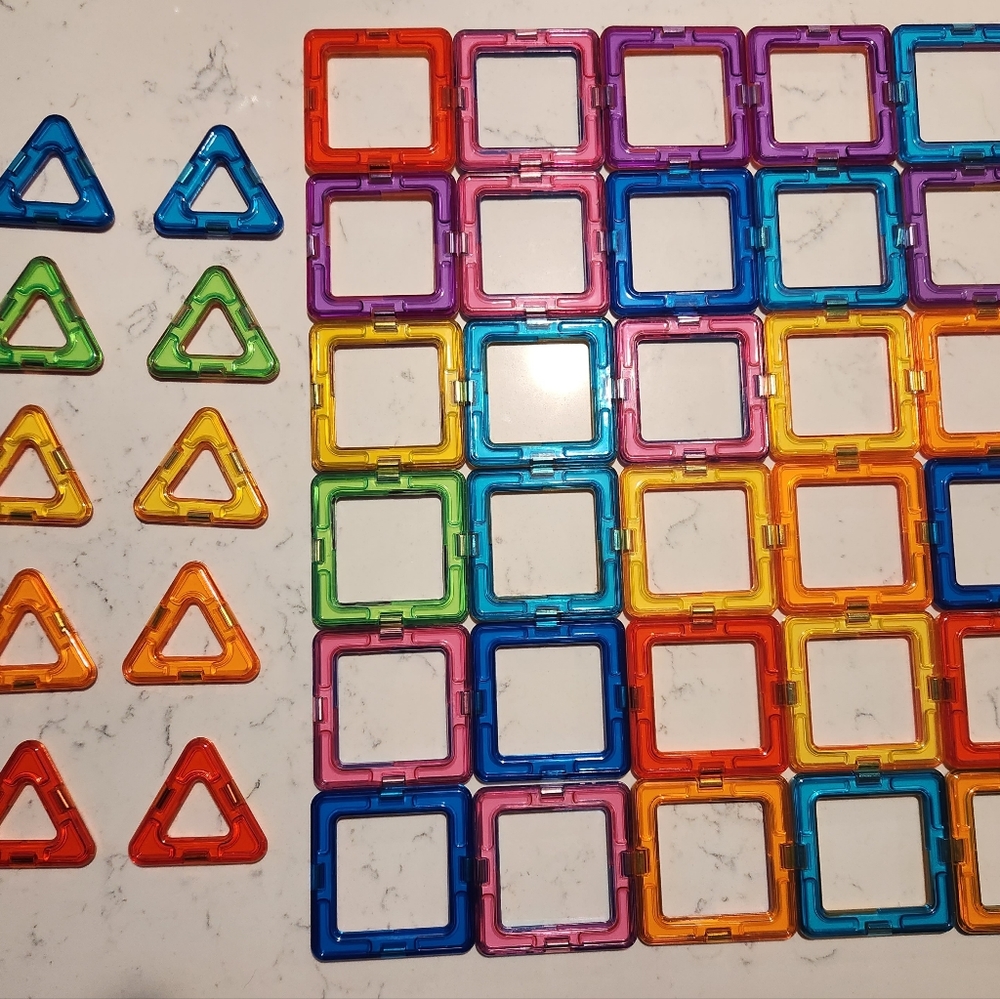 Lot of 40 Magformers